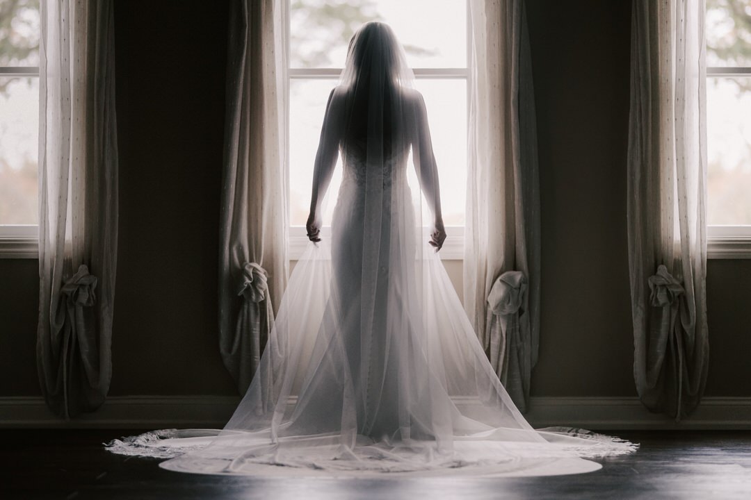 bride in dressing room at old tappan manor, nj